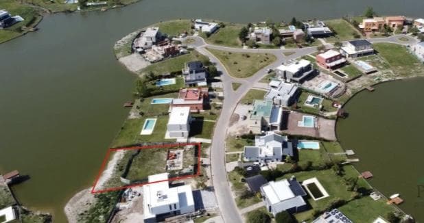 Lot for Sale Near the Lagoon in Area 6, Ready for Deed, San Sebastian Neighborhood