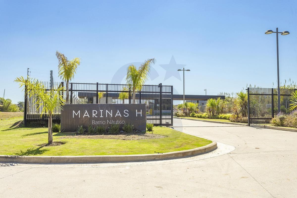 Land for Sale in the Barrio Náutico Marinas H Neighborhood