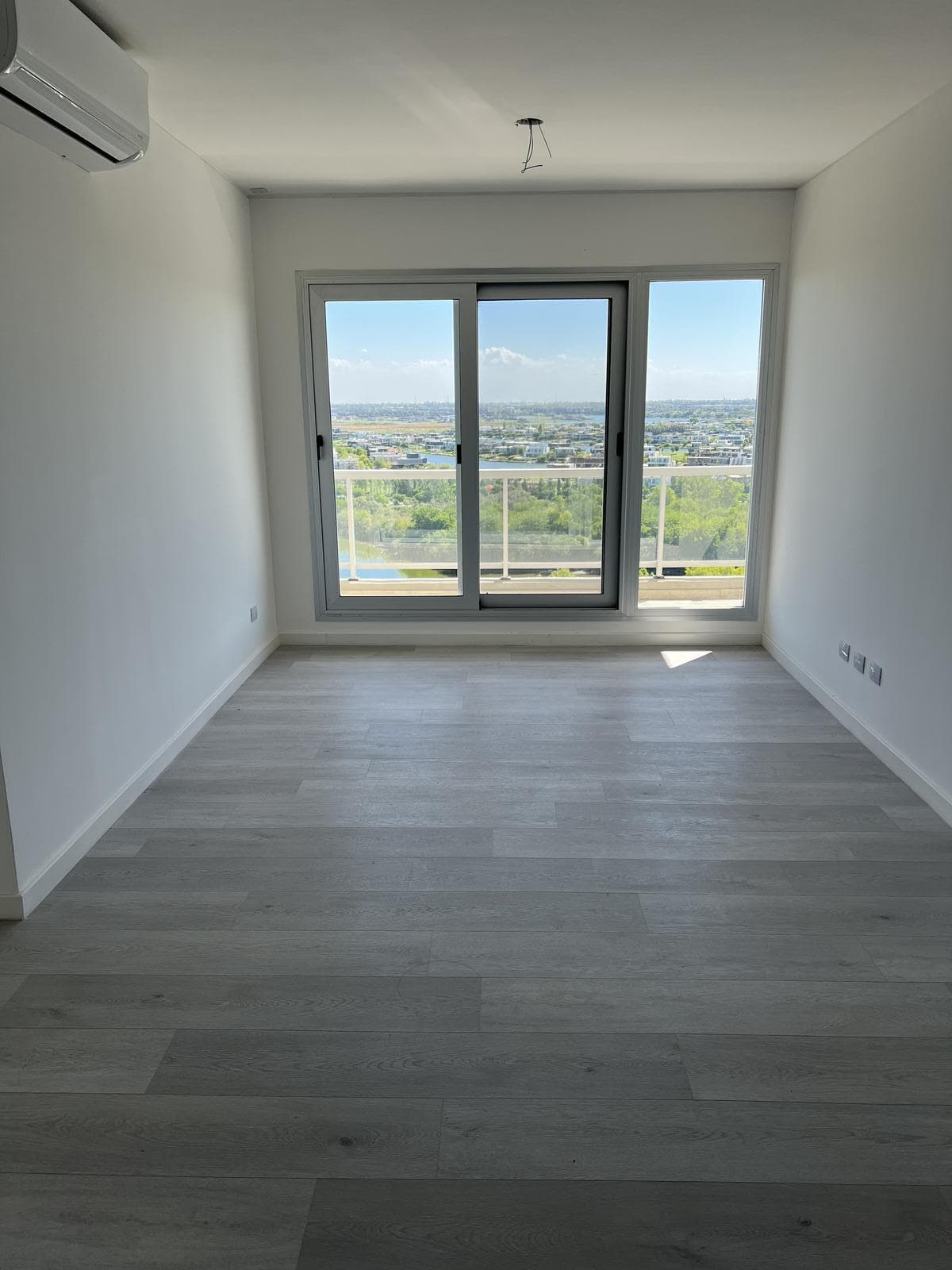 For Sale: 2-room apartment on a high floor with an unobstructed view at Remeros Beach Sky 2 - Tigre