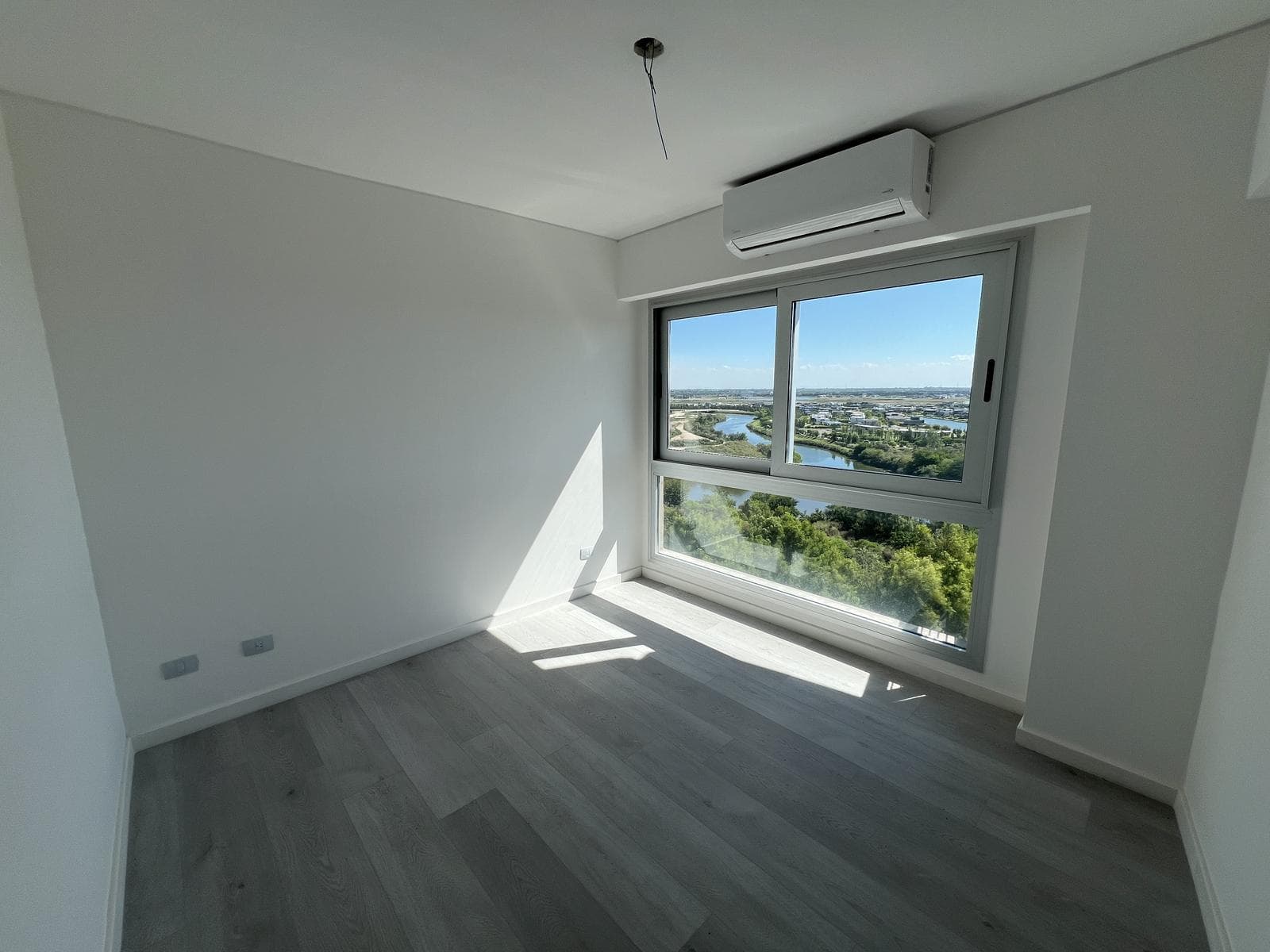For Sale: 2-room apartment on a high floor with an unobstructed view at Remeros Beach Sky 2 - Tigre