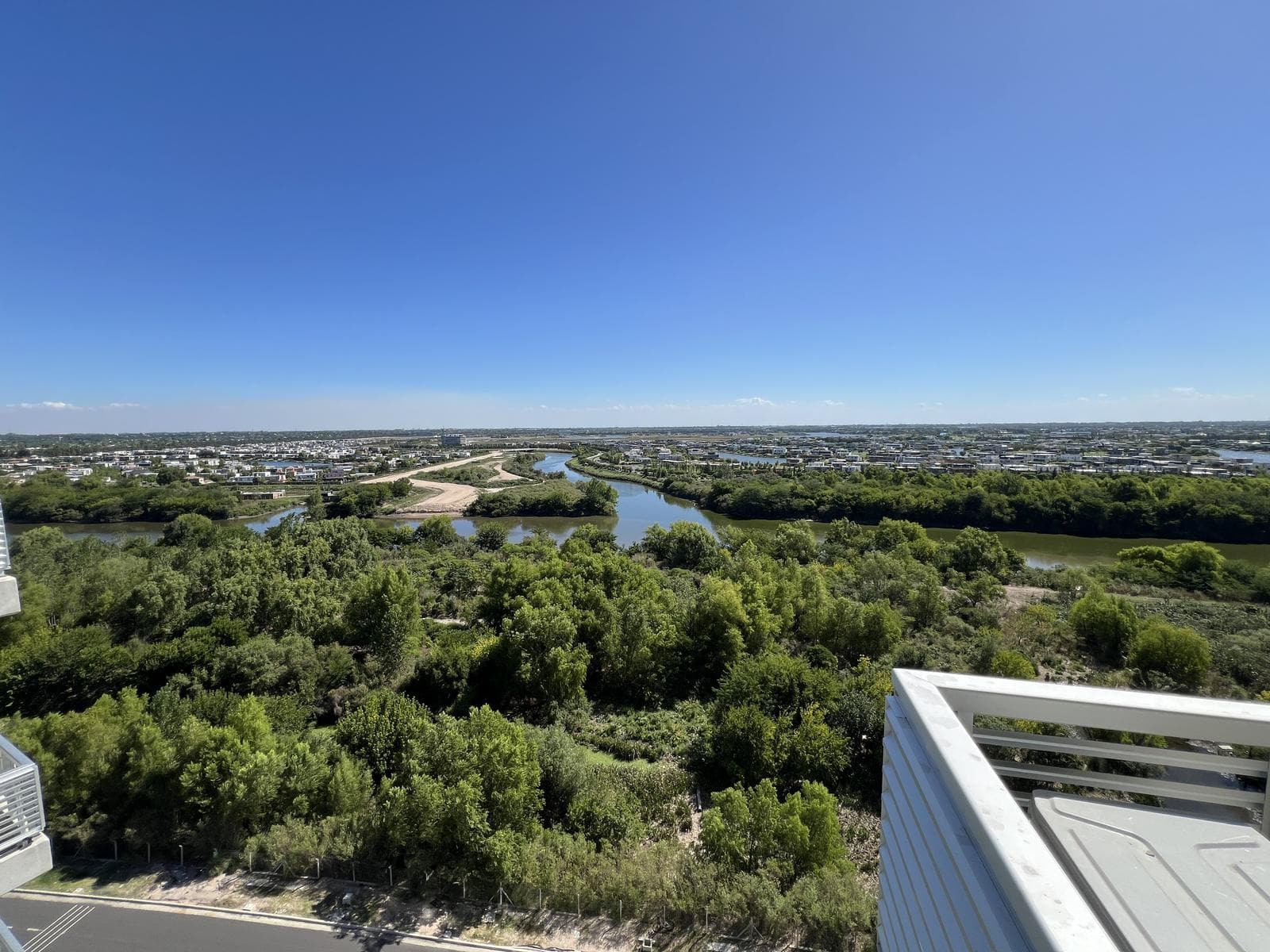 For Sale: 2-room apartment on a high floor with an unobstructed view at Remeros Beach Sky 2 - Tigre