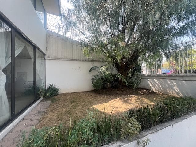 HOUSE FOR RENT ON AVENIDA DE LOS BOSQUES, LOMAS DE TECAMACHALCO!