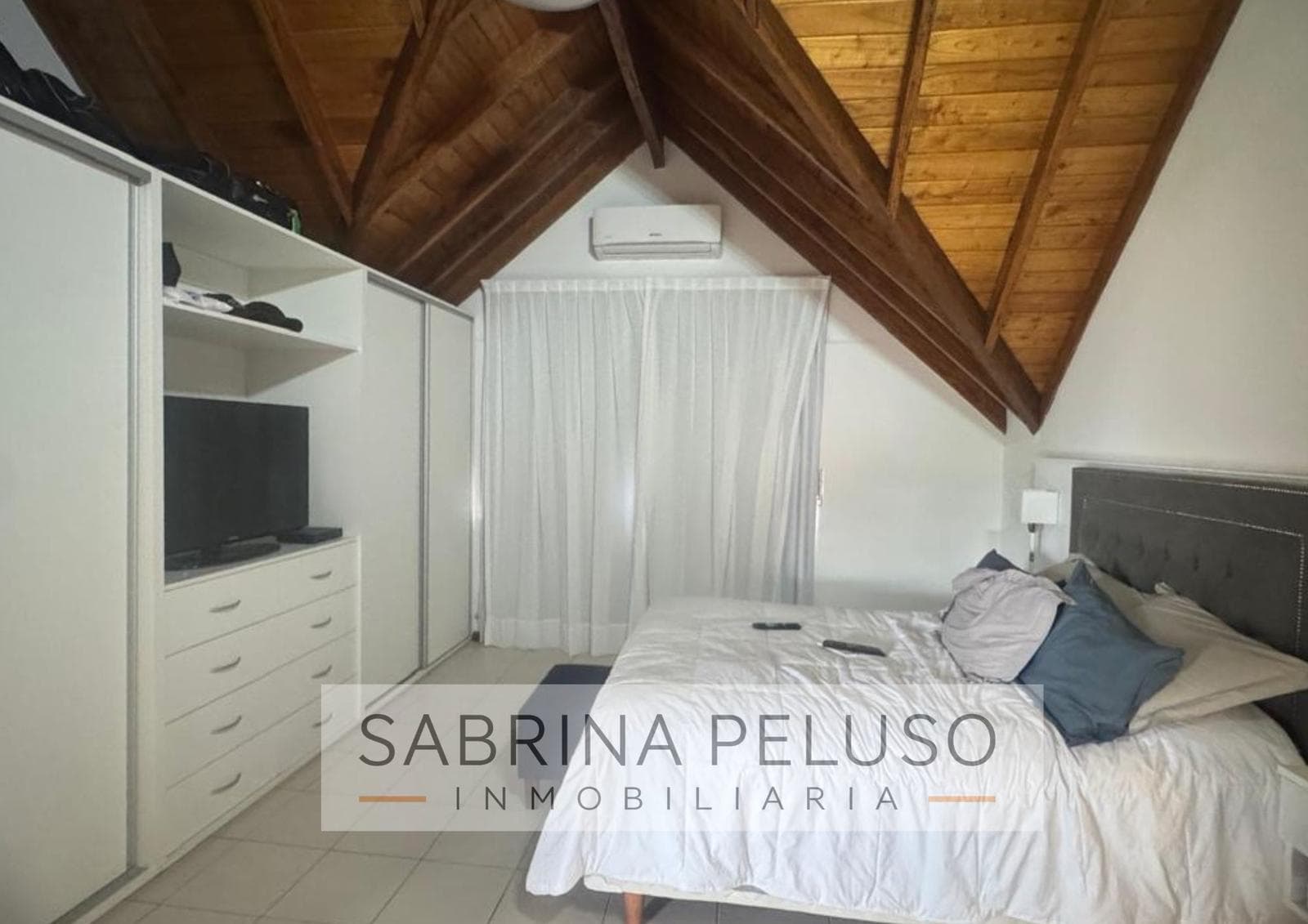 Casa en Canning (E. Echeverria)