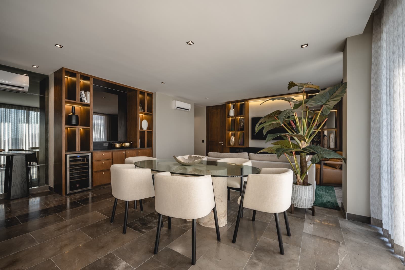 LUXURY APARTMENT AVAILABLE FOR PRE-SALE AT ARTHOUSE TOWER A