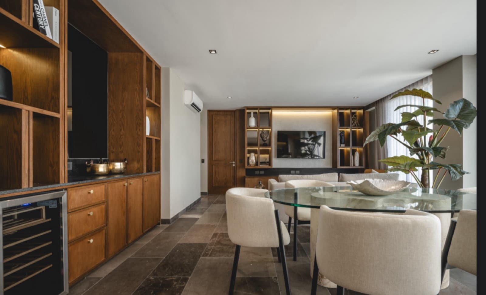 LUXURY APARTMENT AVAILABLE FOR PRE-SALE AT ARTHOUSE TOWER A