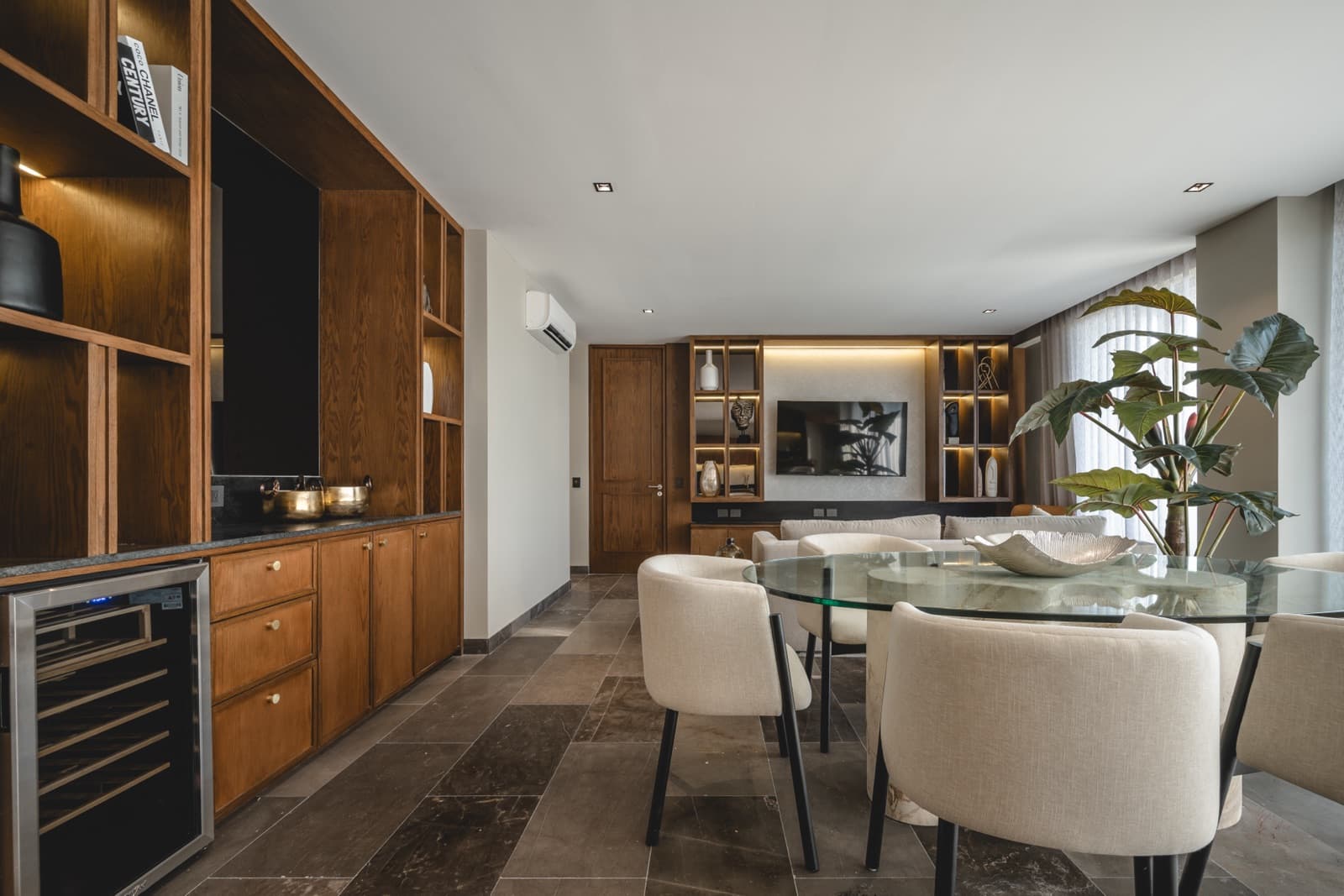 LUXURY APARTMENT AVAILABLE FOR PRE-SALE AT ARTHOUSE TOWER A
