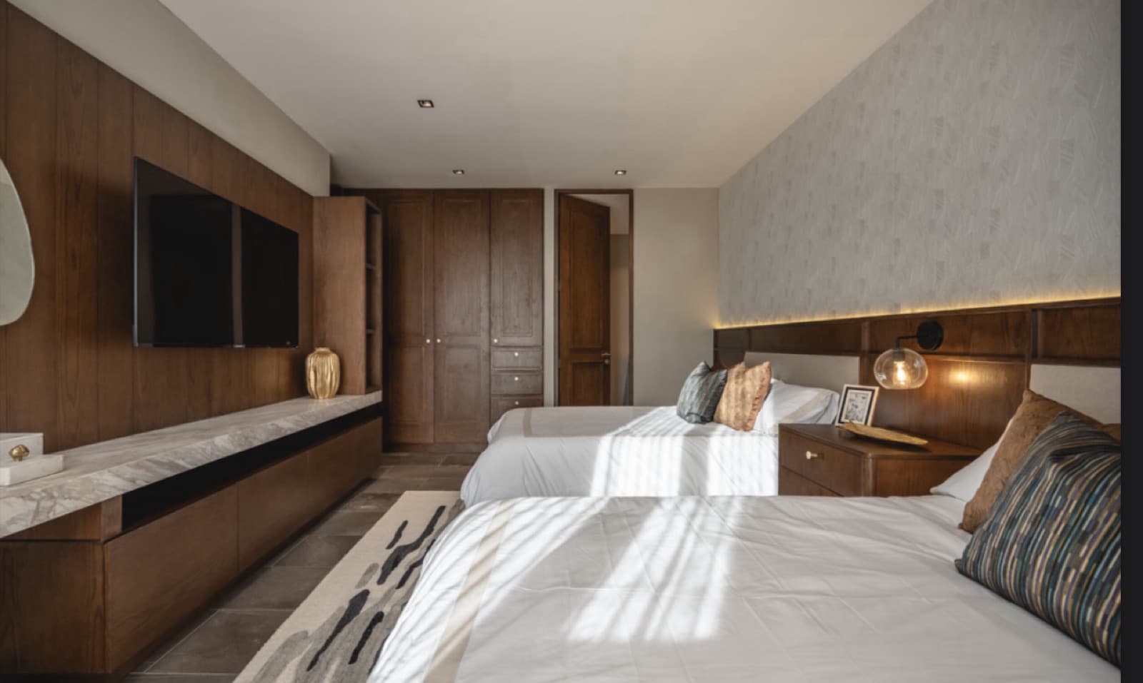 LUXURY APARTMENT AVAILABLE FOR PRE-SALE AT ARTHOUSE TOWER A