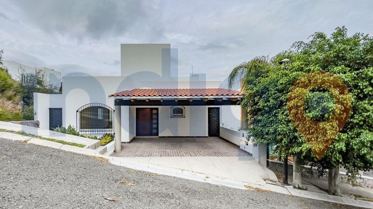 House for Sale in Hacienda Real Tejeda, Corregidora (Master Bedroom on the Ground Floor)