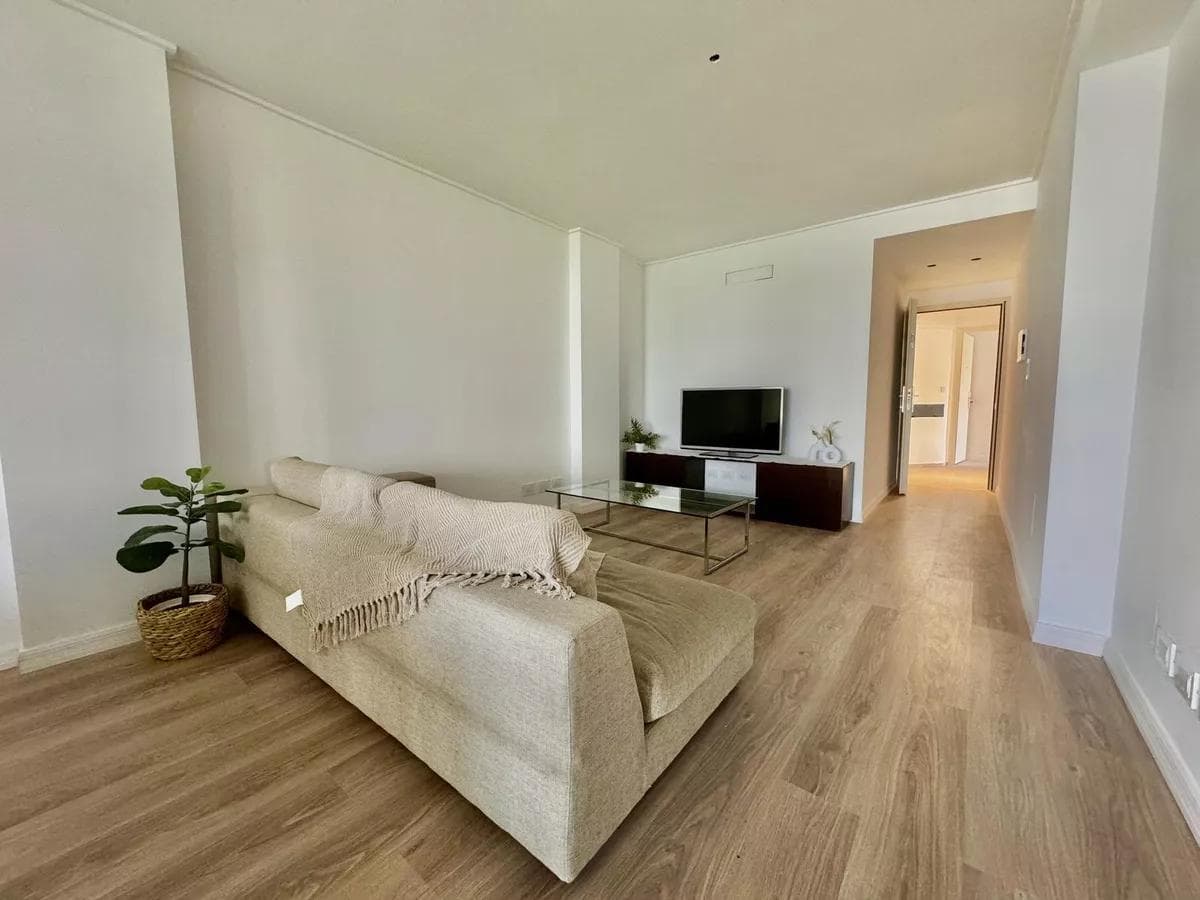 two-bedroom, two-bathroom apartment with garage, pool, and barbecue area in the Martin neighborhood