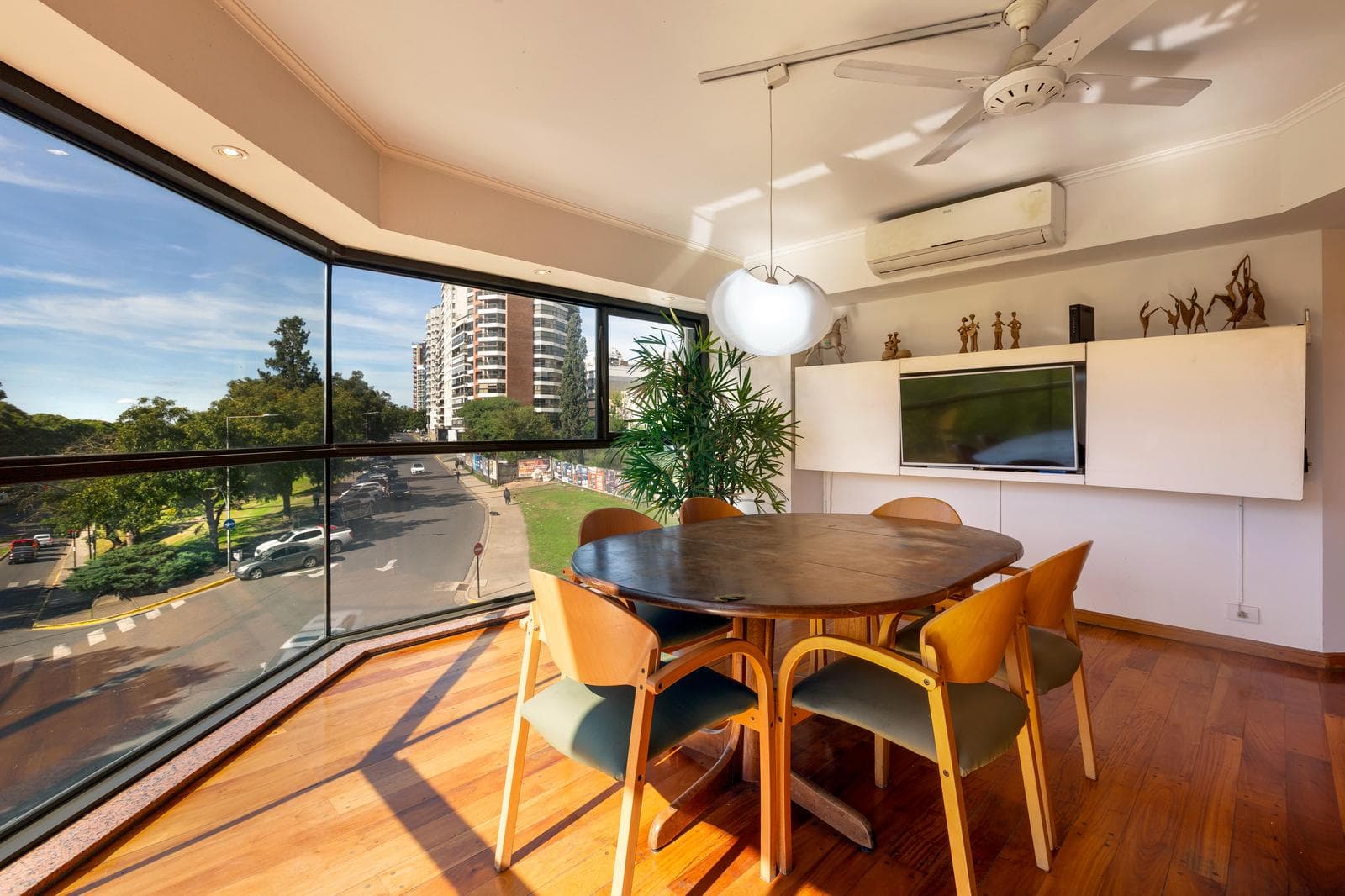 FOR SALE - APARTMENT - 4 BEDROOMS - MARTIN NEIGHBORHOOD, ROSARIO.