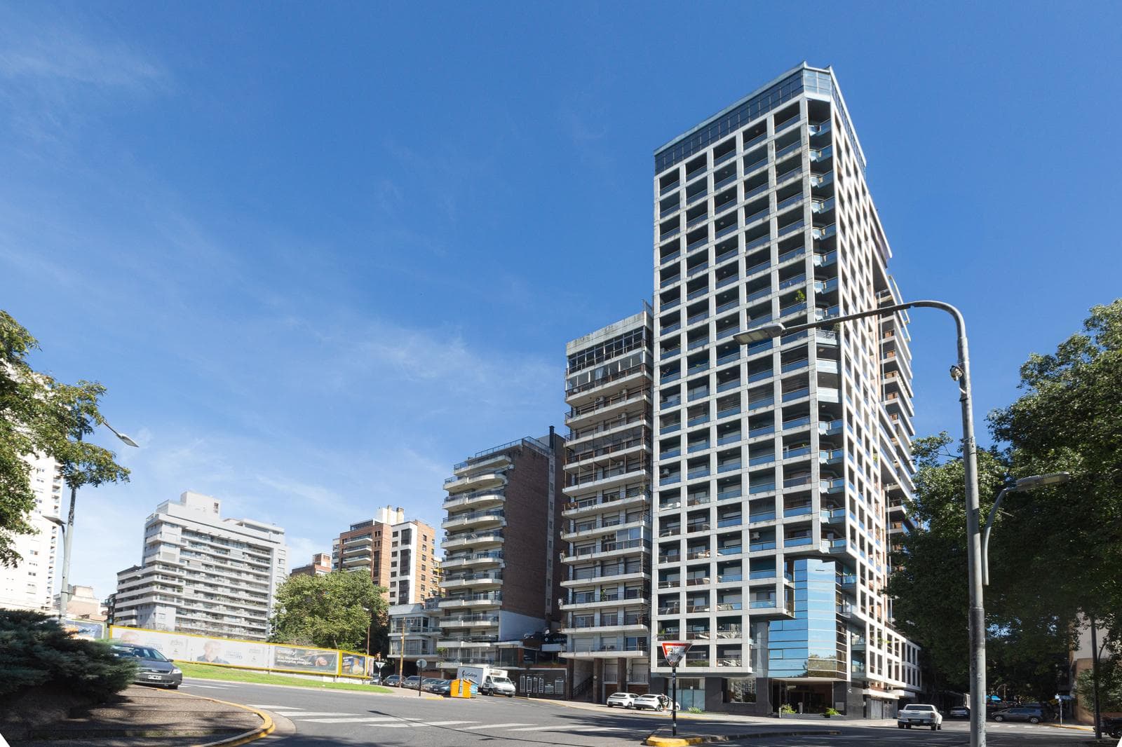 FOR SALE - APARTMENT - 4 BEDROOMS - MARTIN NEIGHBORHOOD, ROSARIO.