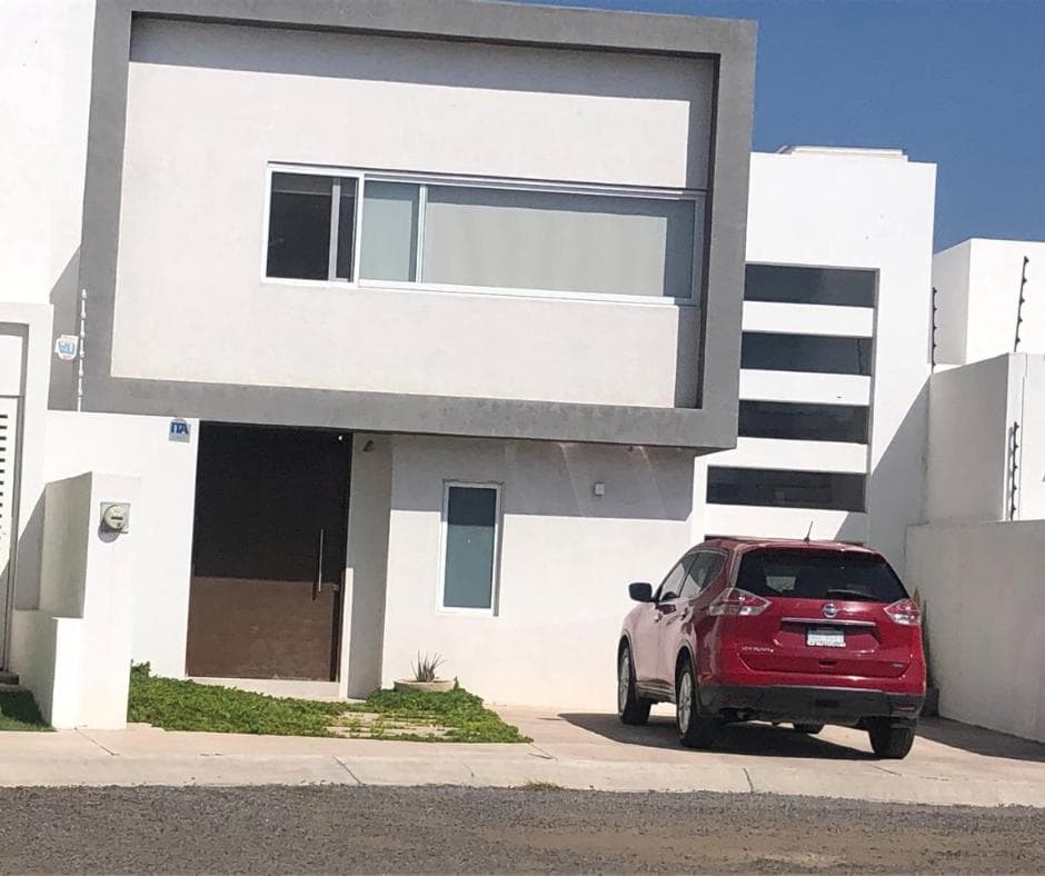 FURNISHED house for rent in Real de Juriquilla, Querétaro.