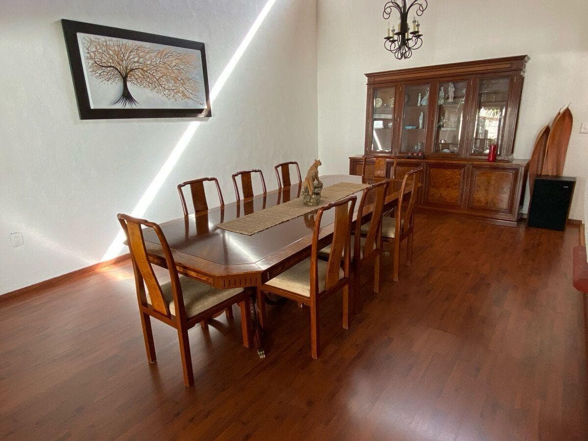 4-bedroom house (2 on the ground floor) for sale in Jurica Campestre, Querétaro