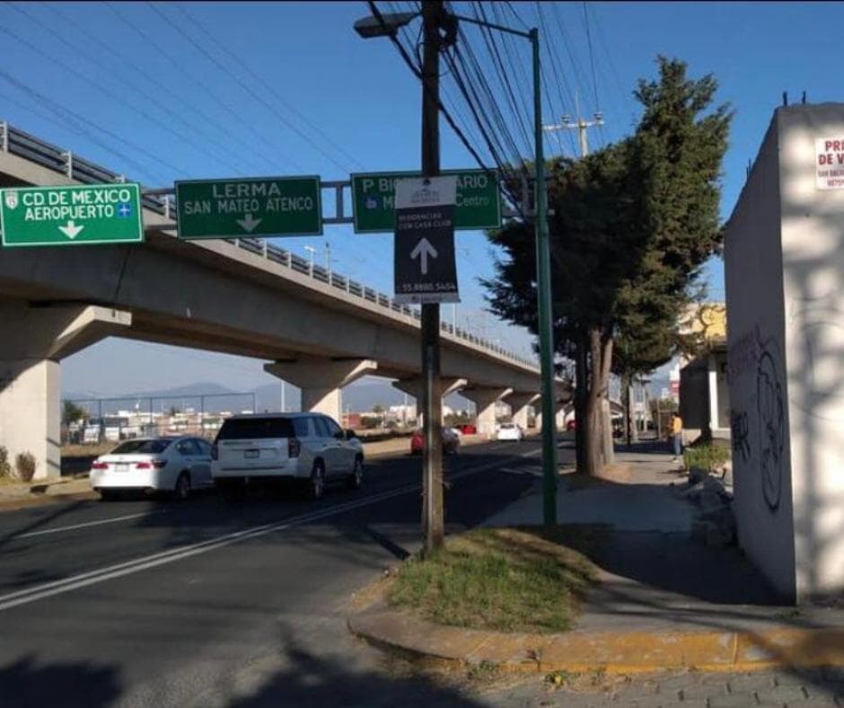 Land for Rent at the Corner of Las Torres Avenue in Metepec, State of Mexico