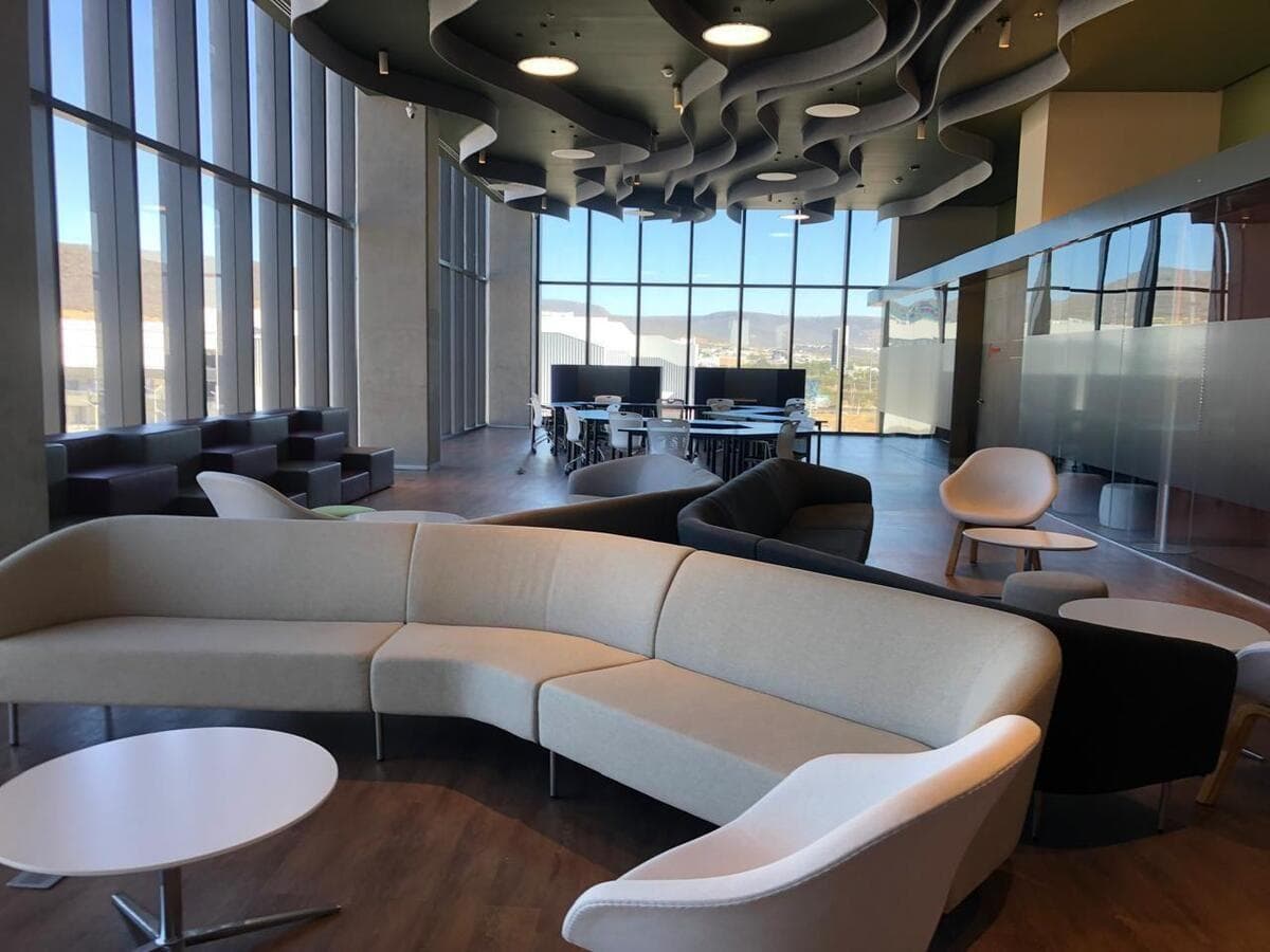 Office for sale in Jurica, Querétaro.