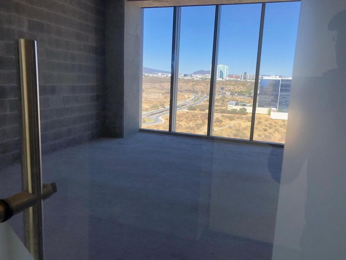 Office for sale in Jurica, Querétaro.