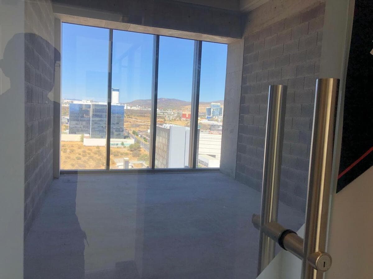 Office for sale in Jurica, Querétaro.
