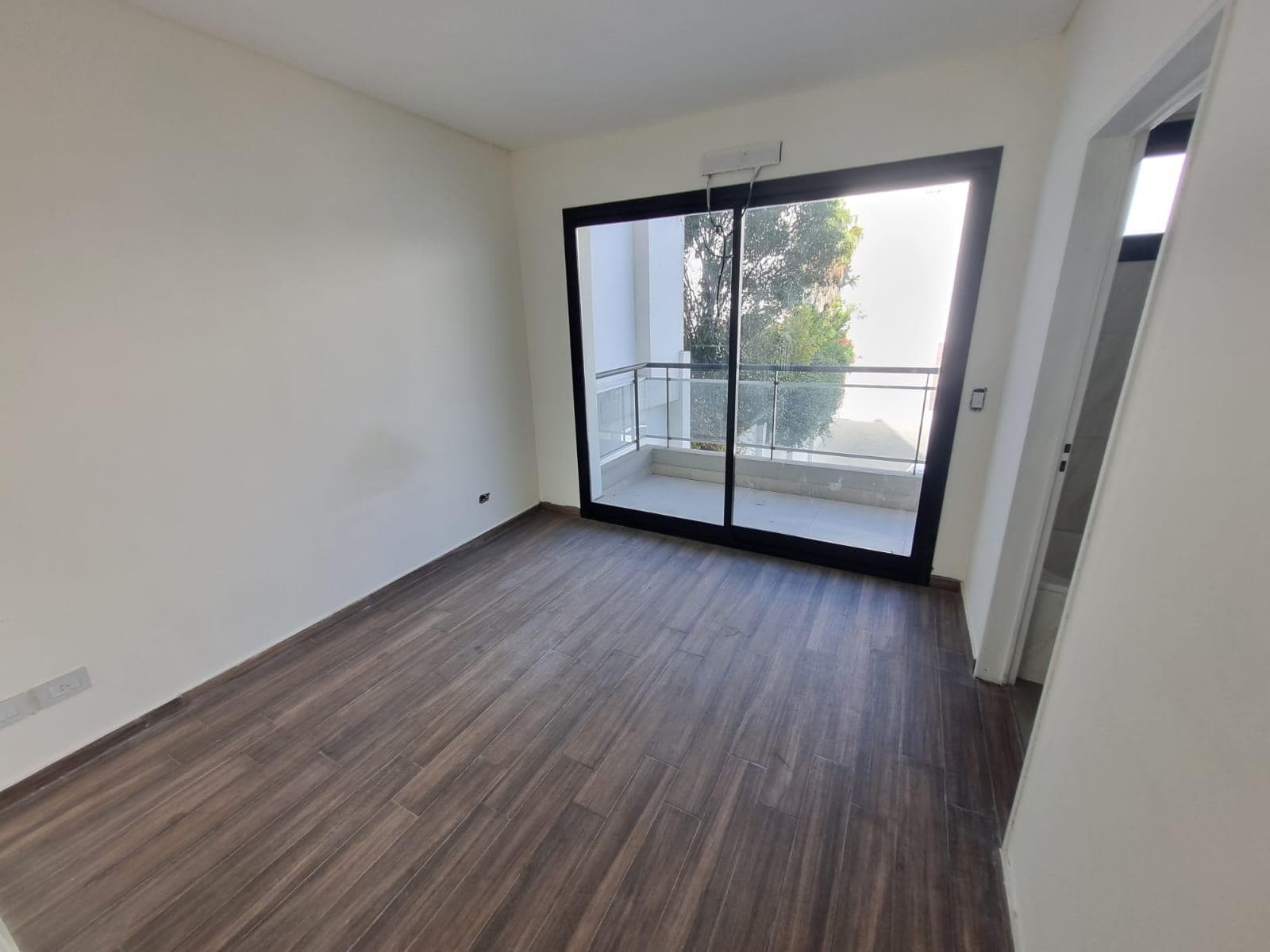 BRAND-NEW, DIVISIBLE STUDIO APARTMENT WITH BALCONY FOR SALE IN SAN CRISTÓBAL