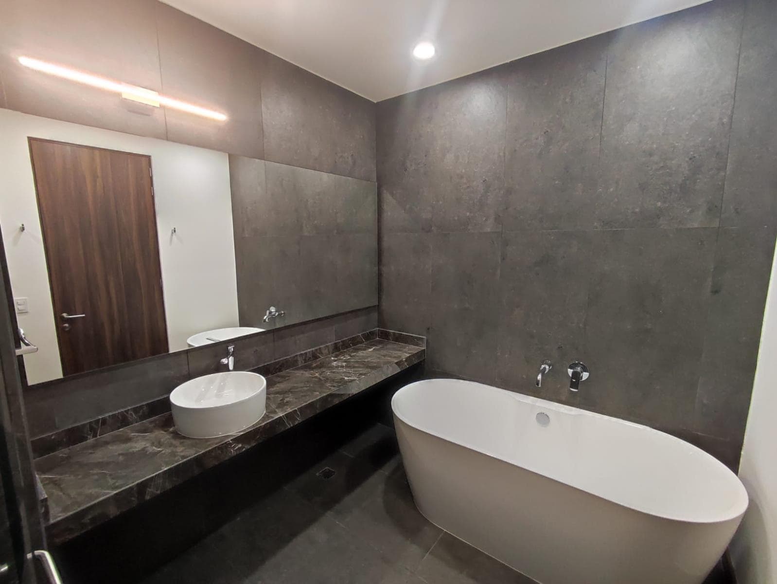 Departamento de Dos Pisos Amueblado en Nymphe Towers con excelentes Vistas y Amenidades de Lujo