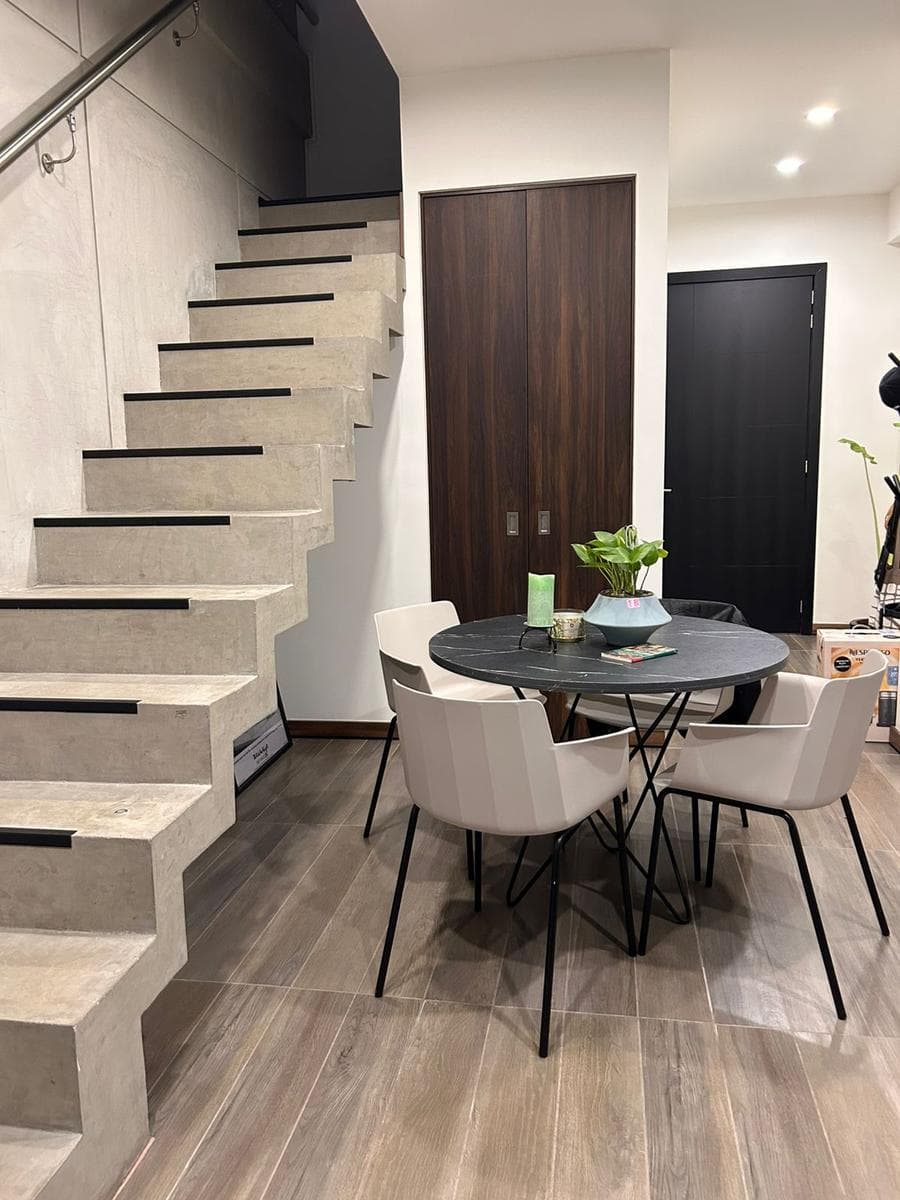 Departamento de Dos Pisos Amueblado en Nymphe Towers con excelentes Vistas y Amenidades de Lujo
