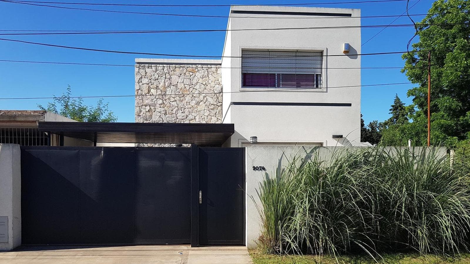 FOR SALE - 4-bedroom house with barbecue area, garden, and pool - Fisherton, Rosario.