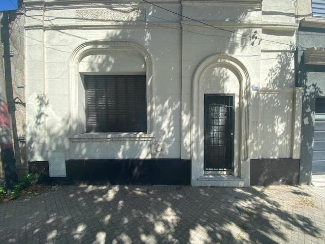 House in need of renovation at 3600 Laprida