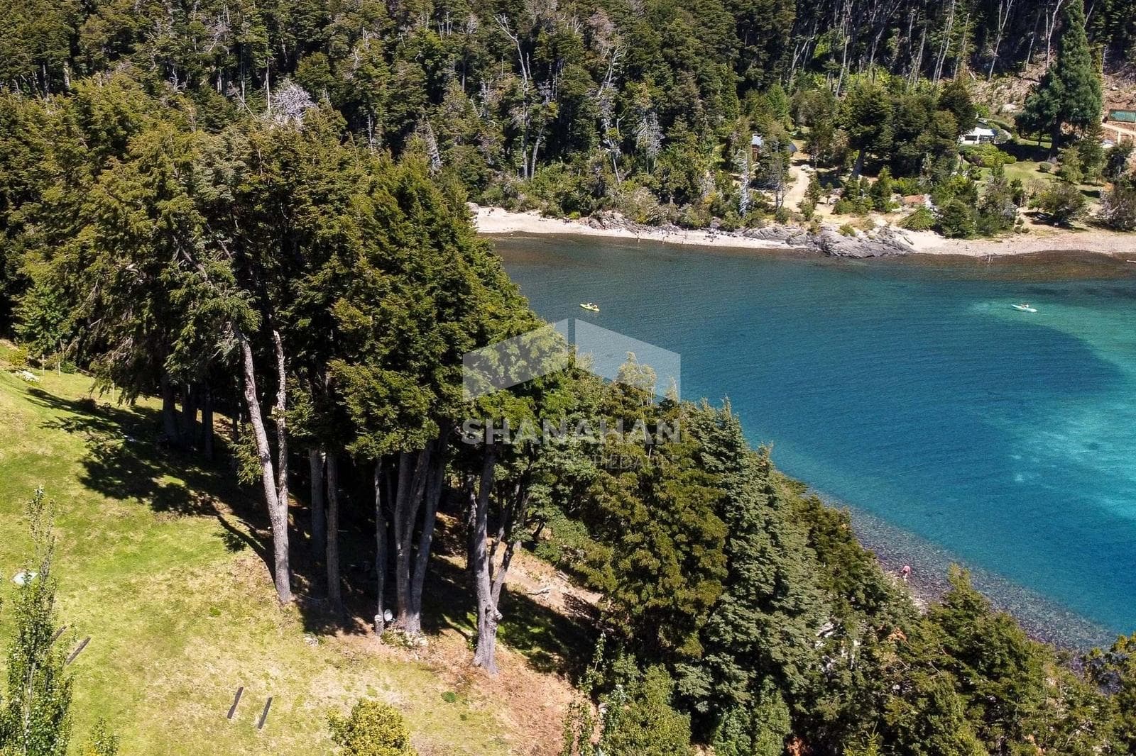 House in Villa Tacul - Direct Access to the Lake - Bariloche