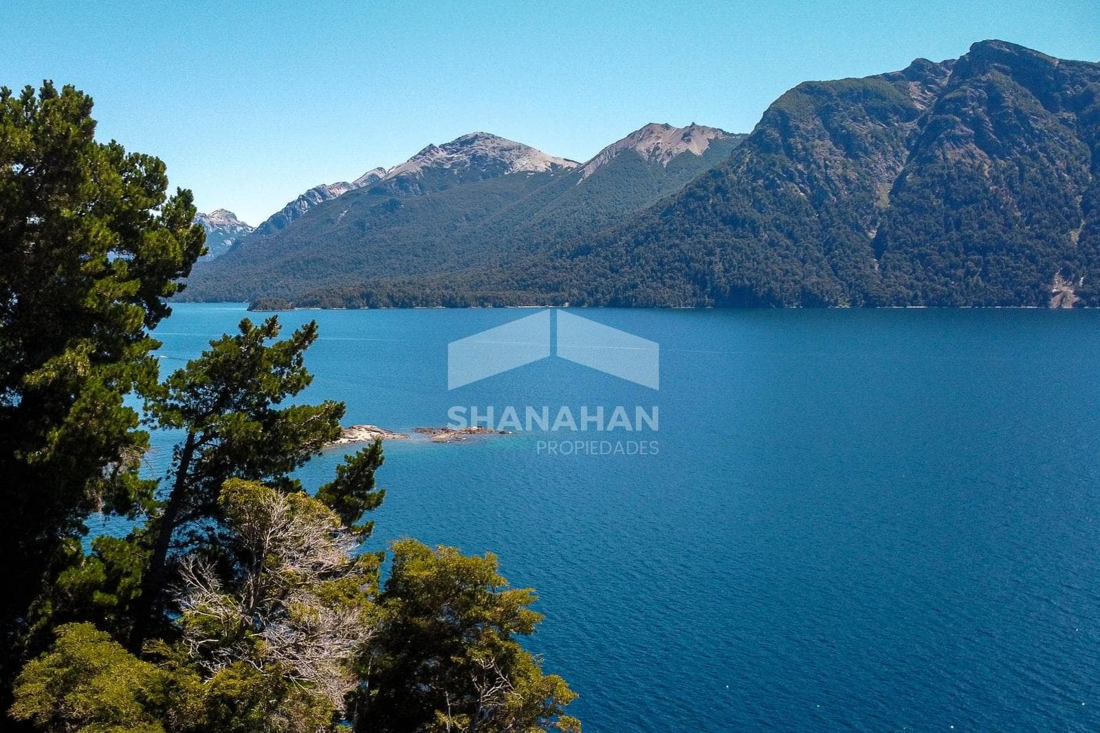 House in Villa Tacul - Direct Access to the Lake - Bariloche