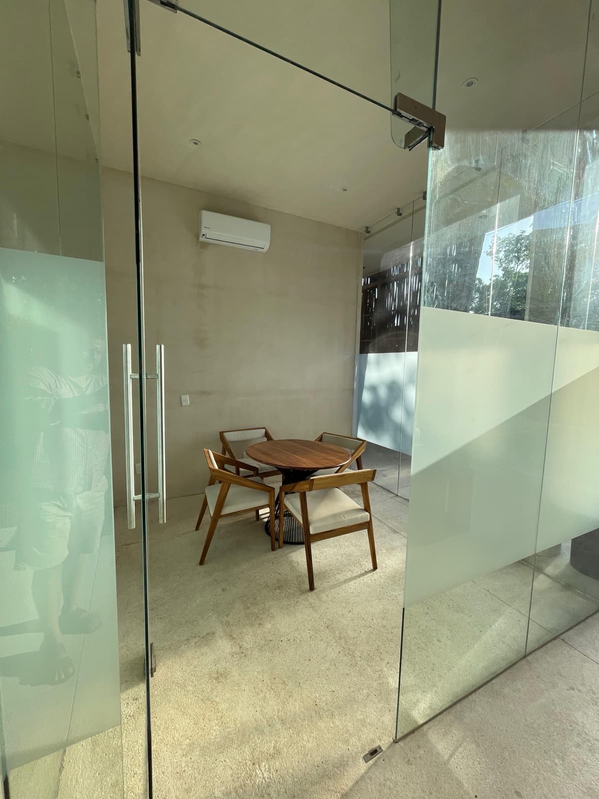 REUNION WITH YOU: OPHELIA—APARTMENT AVAILABLE IMMEDIATELY