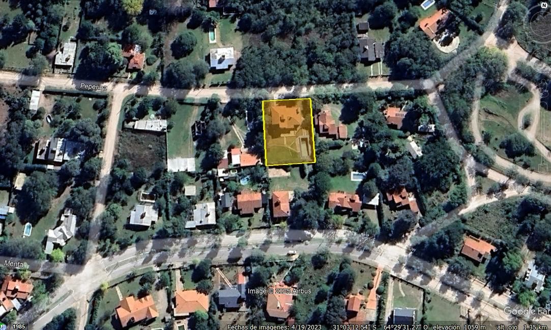 CHALET AND VILLA WITH GARDEN FOR SALE