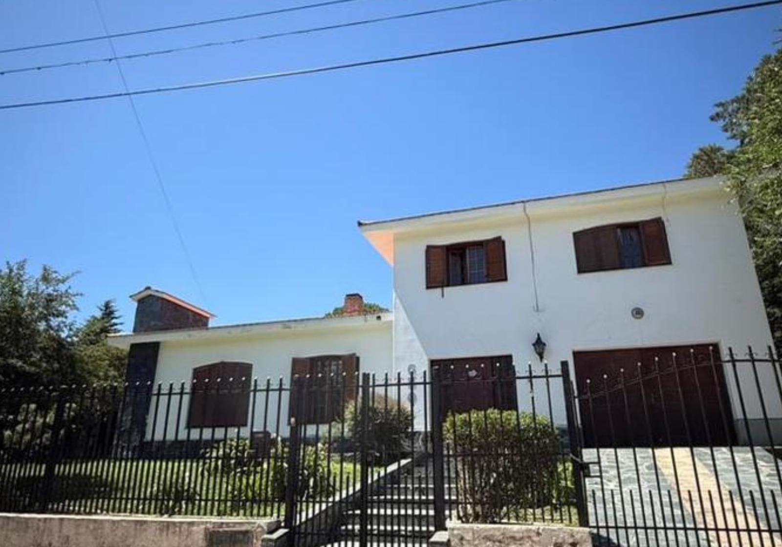 CHALET AND VILLA WITH GARDEN FOR SALE