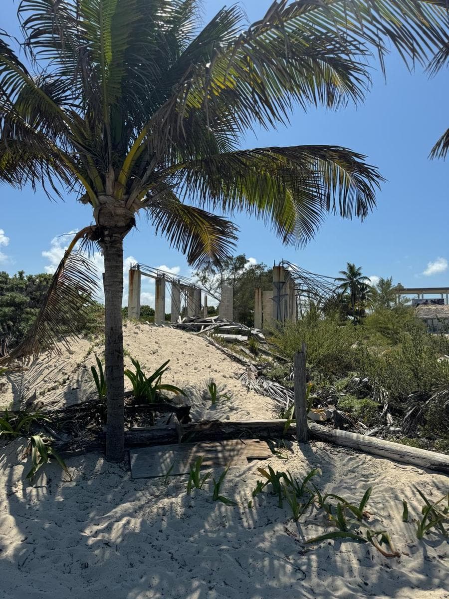 Land in ISLA BLANCA