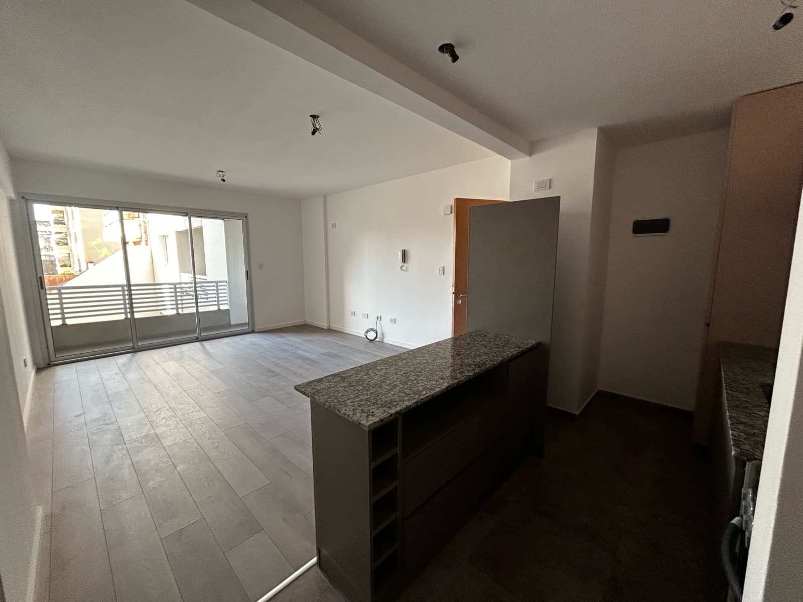 Studio Apartment in Liniers - BRAND-NEW - FIRST FLOOR, BACK FACING - ASK ABOUT OTHER UNITS