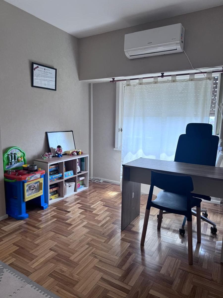 3-room medical office with balcony, upper floor, suitable for professional use, Flores, CABA