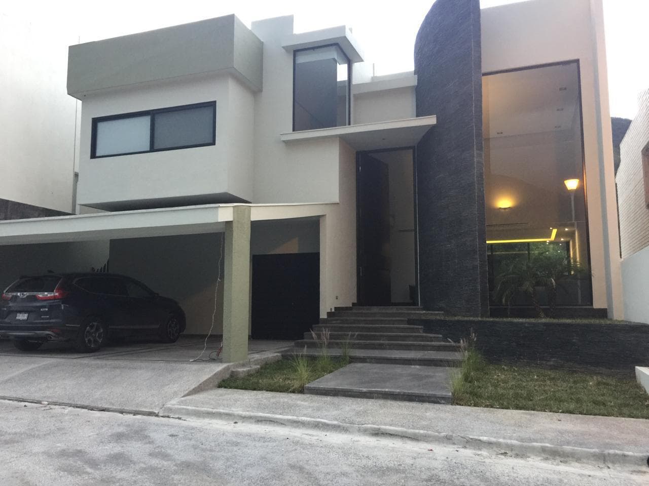 HOUSE FOR SALE IN THE BOSQUENCINOS RESIDENTIAL COMPLEX