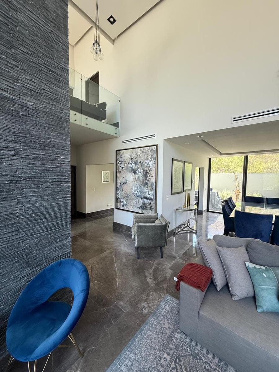 HOUSE FOR SALE IN THE BOSQUENCINOS RESIDENTIAL COMPLEX