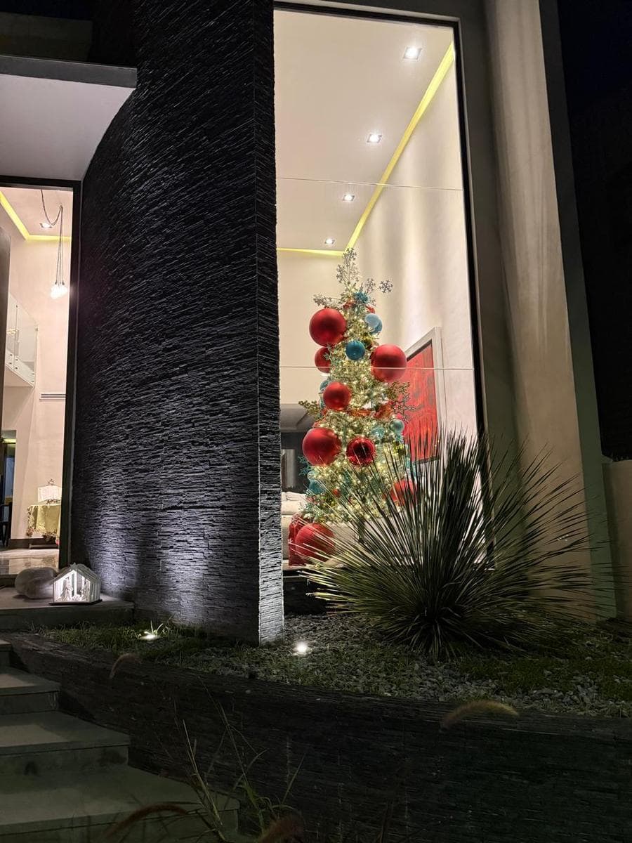 HOUSE FOR SALE IN THE BOSQUENCINOS RESIDENTIAL COMPLEX