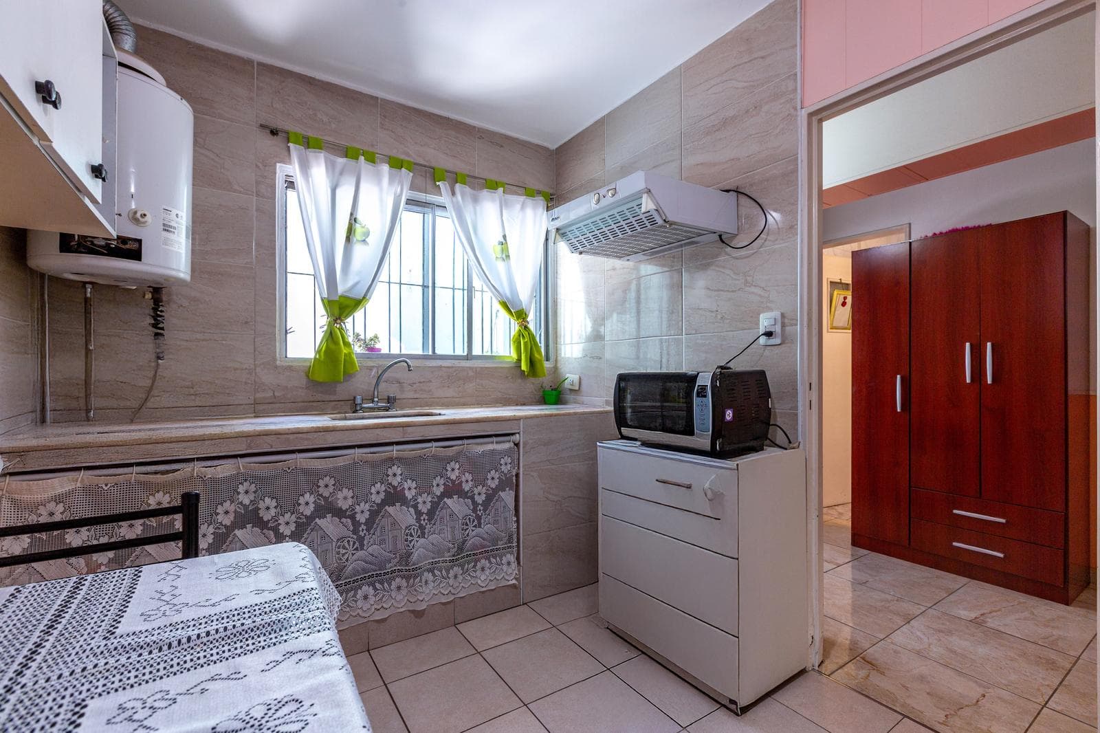 FOR SALE/EXCHANGE - 2 houses: one ground-floor unit with 2 bedrooms and another first-floor unit with 1 bedroom. South District, Rosario.