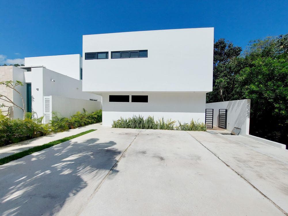 4-Bedroom House for Sale with Private Pool – Playa Magna Residential Community, Playa del Carmen