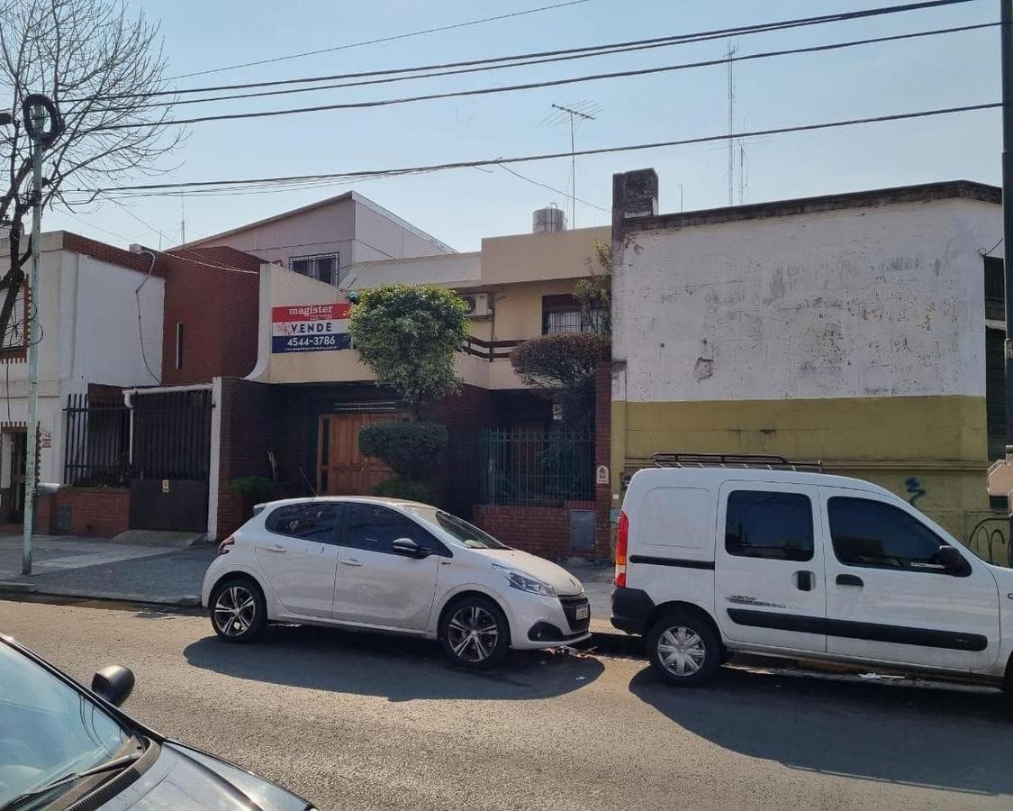 Lot measuring 8.32 x 25. USAA. 1400 Argerich. Villa Santa Rita.