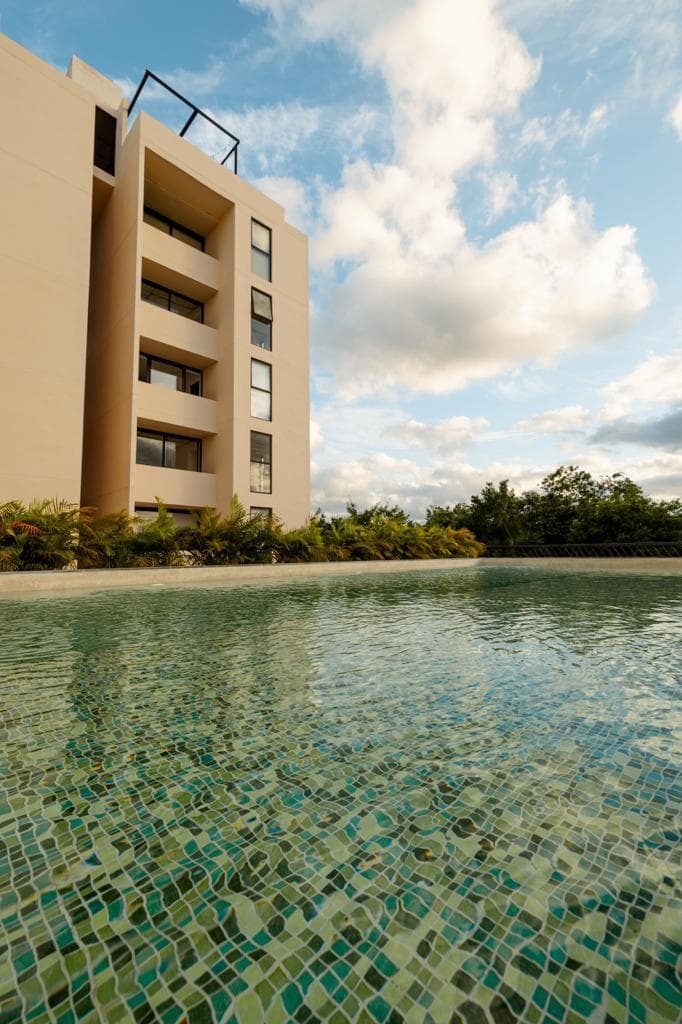 FURNISHED APARTMENT FOR SALE IN ARBOLADA, CANCÚN, WITH AMENITIES