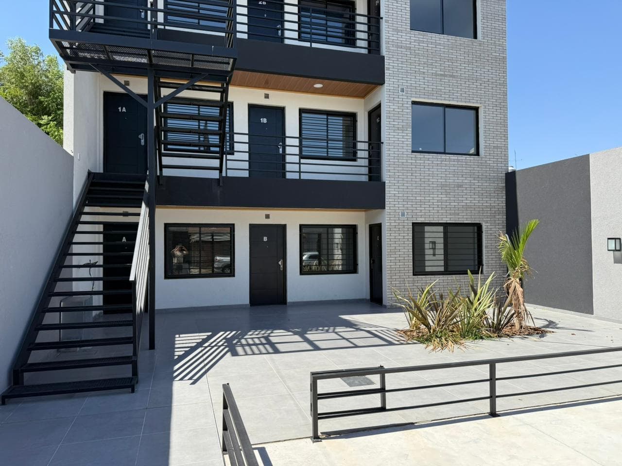 FOR SALE: BRAND-NEW 2-ROOM APARTMENT IN VILLA LUZURIAGA