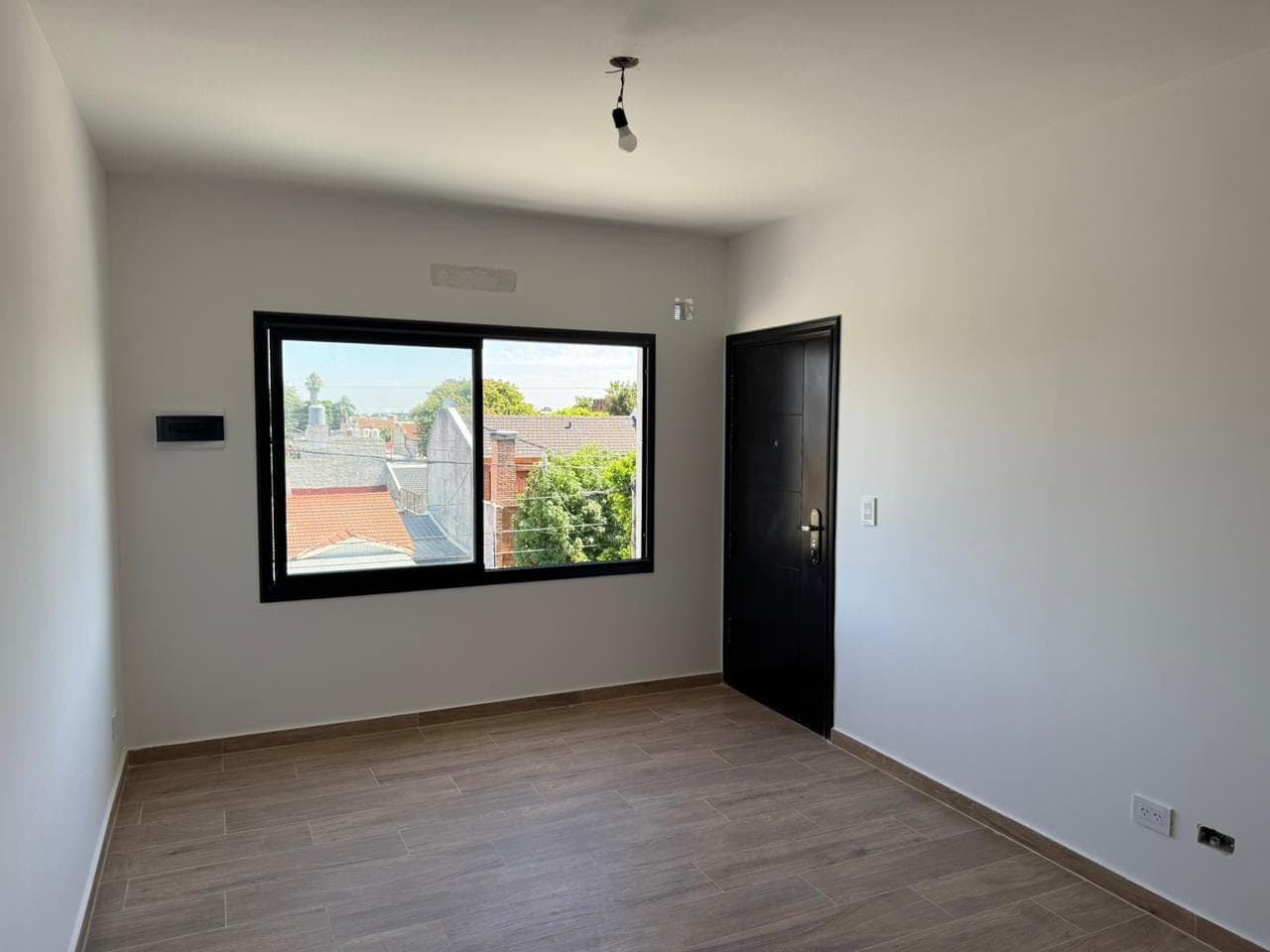 FOR SALE: BRAND-NEW 2-ROOM APARTMENT IN VILLA LUZURIAGA