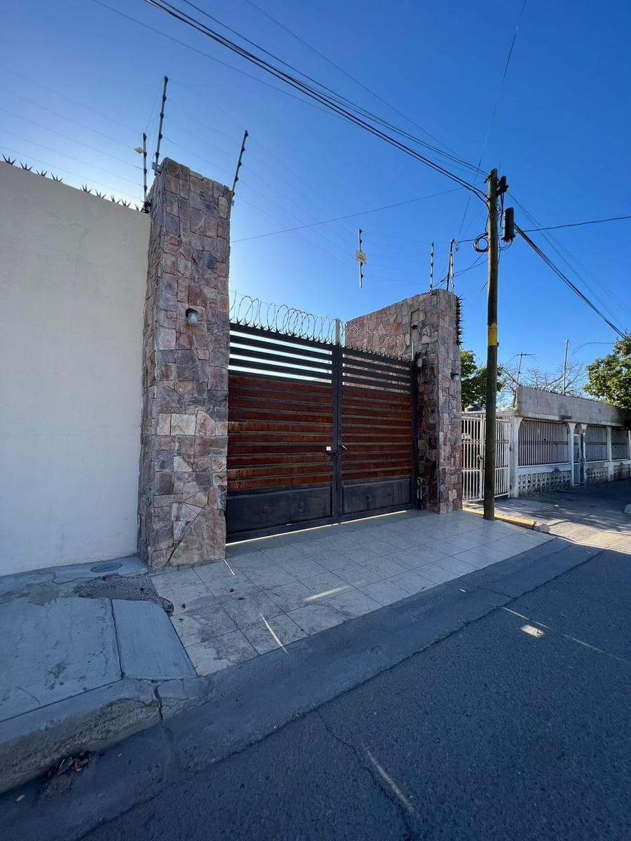 Land for rent with an office in the Palo Verde neighborhood of Hermosillo, Sonora.