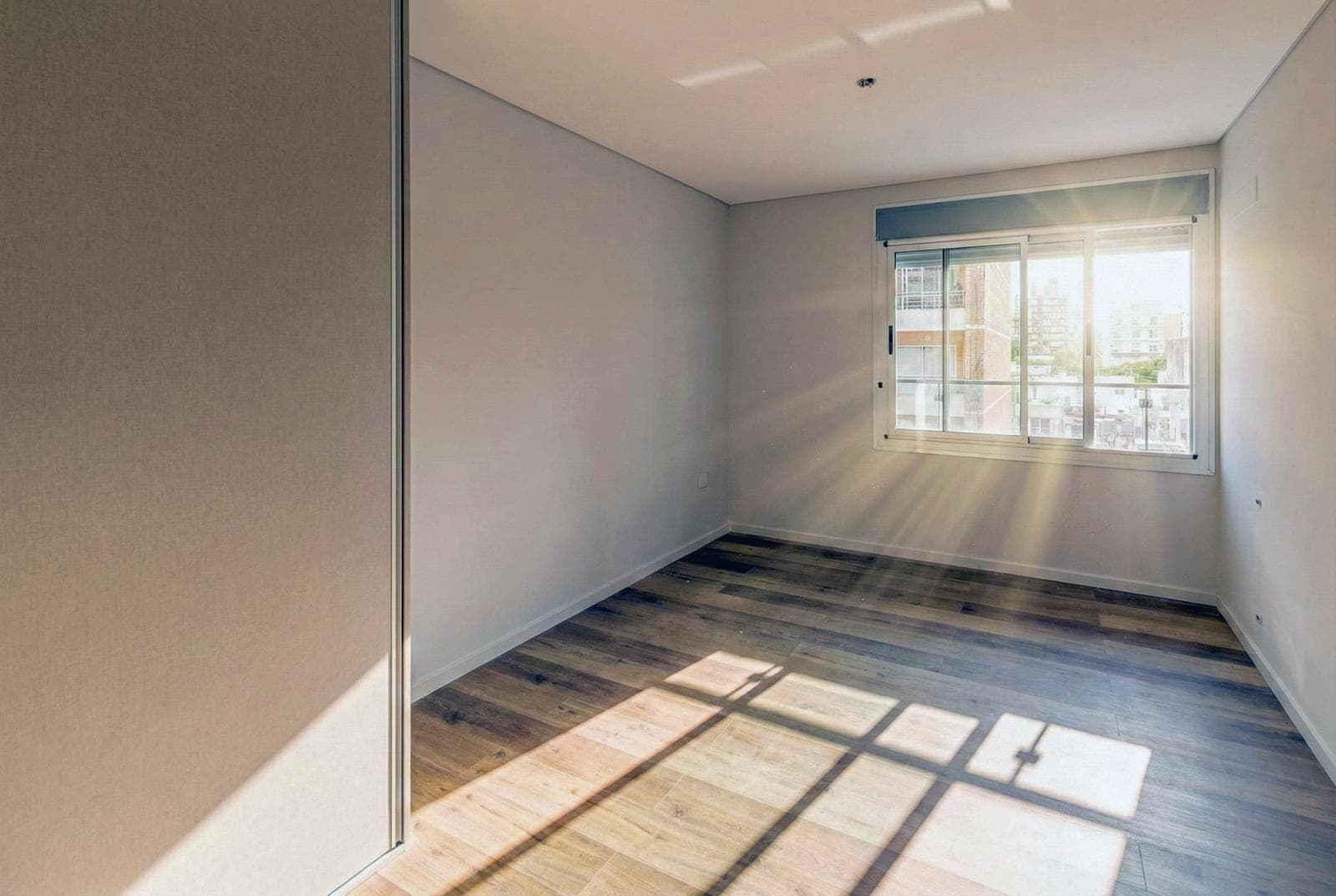 FOR SALE - 2-bedroom apartment with amenities. Downtown, Rosario.