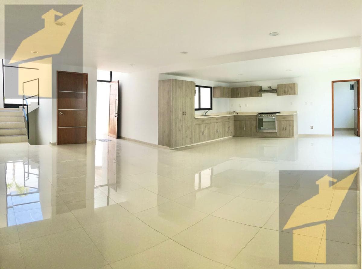 House for Sale in Santa Ana Tlapaltitlan, Asis Residencial
