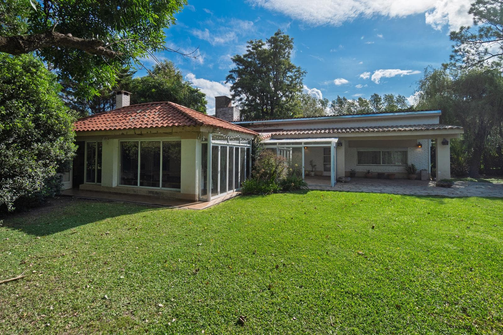 FOR SALE/EXCHANGE - 2-bedroom house with a pool - Cotos de la Alameda, Roldán.