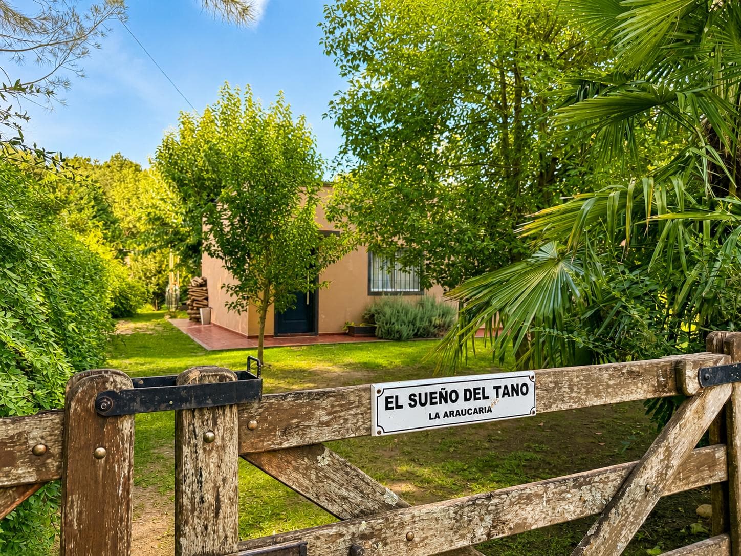 Your dream home in La Araucaria is waiting for you! Lobos