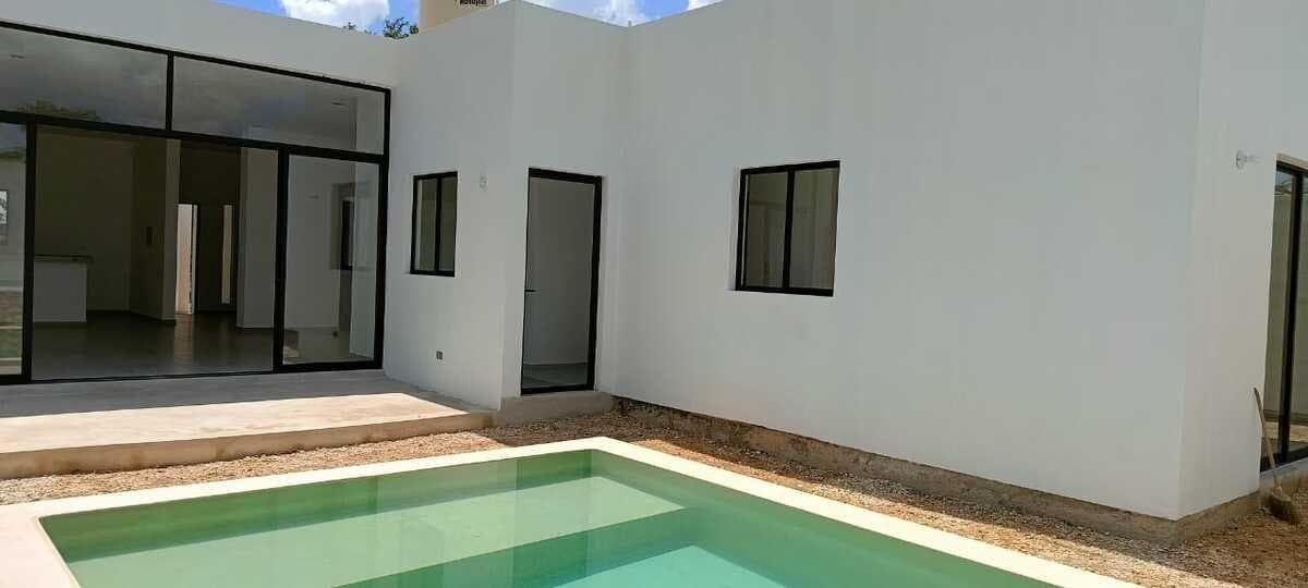 A single-story house with three bedrooms north of Mérida