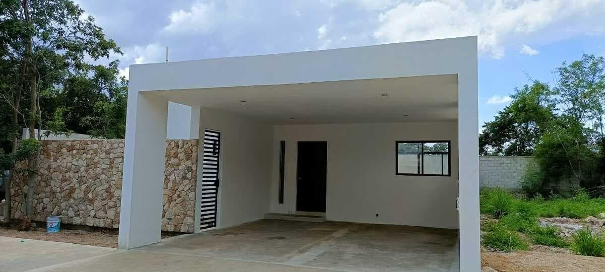 A single-story house with three bedrooms north of Mérida